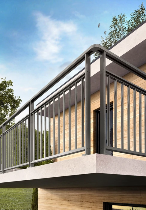 Terrasse couverte moderne avec pergola bioclimatique à toiture rétractable en toile noire, fixée en applique sur façade enduite
